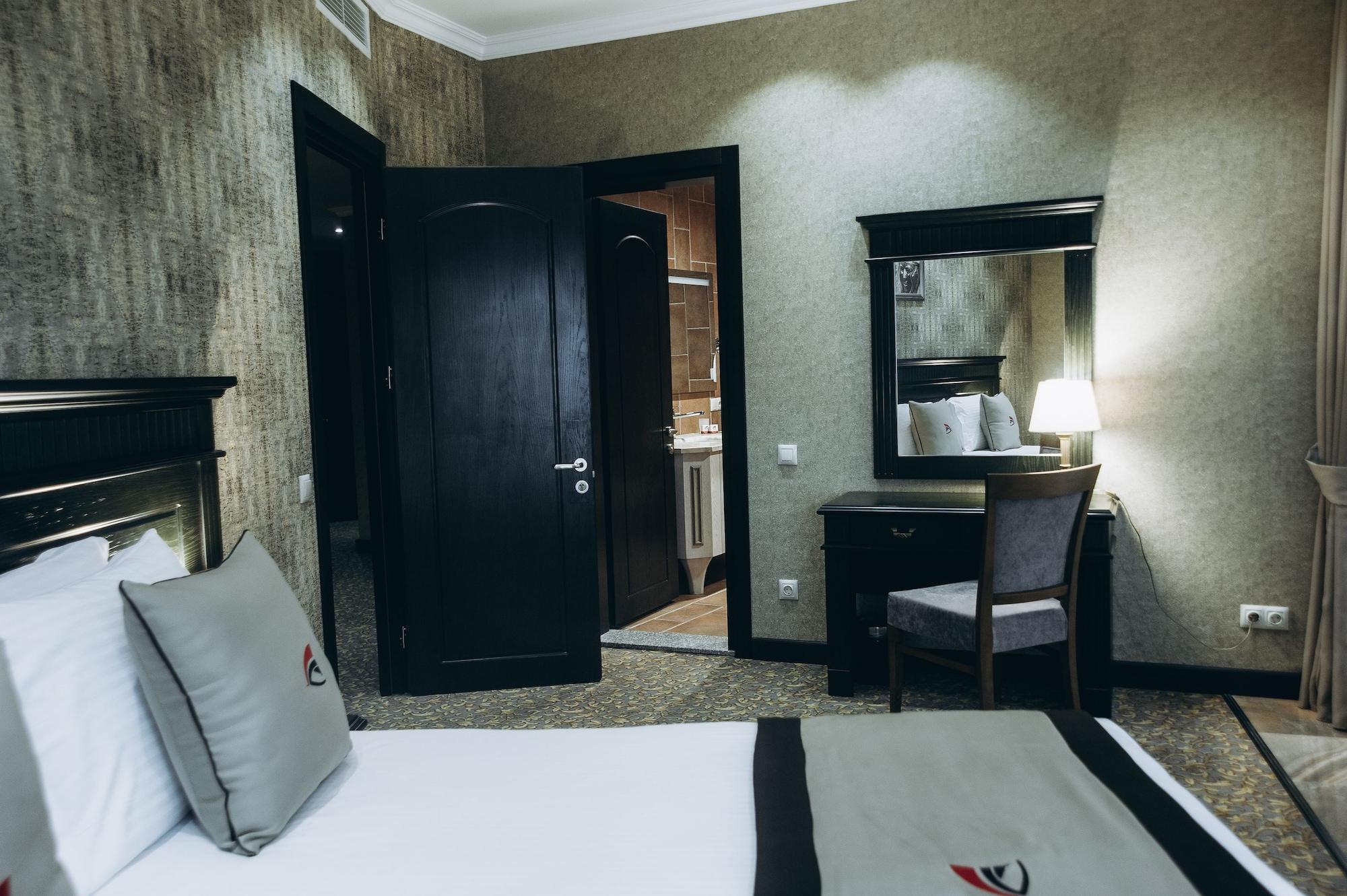 Colosseum Marina Hotel Batumi Kültér fotó