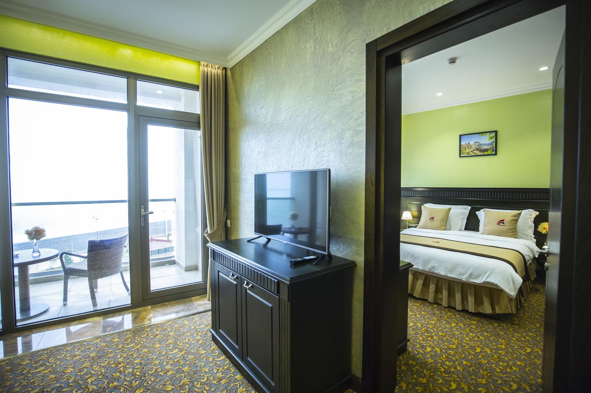 Colosseum Marina Hotel Batumi Kültér fotó