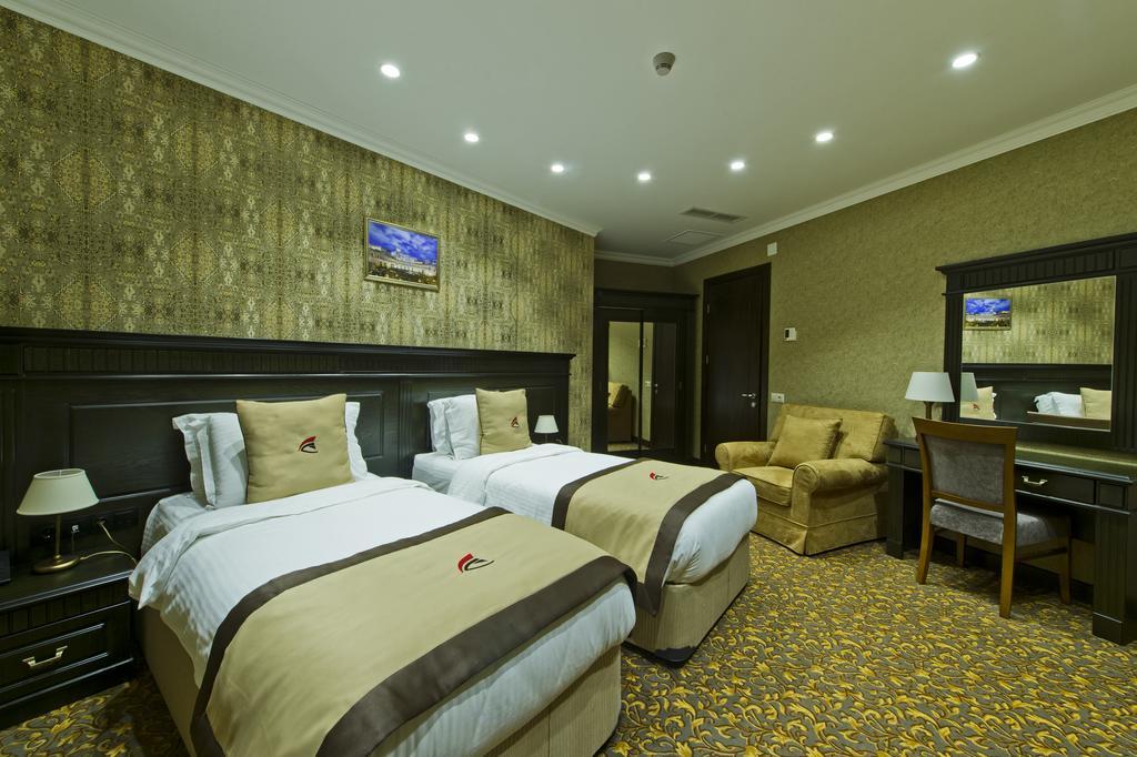 Colosseum Marina Hotel Batumi Kültér fotó