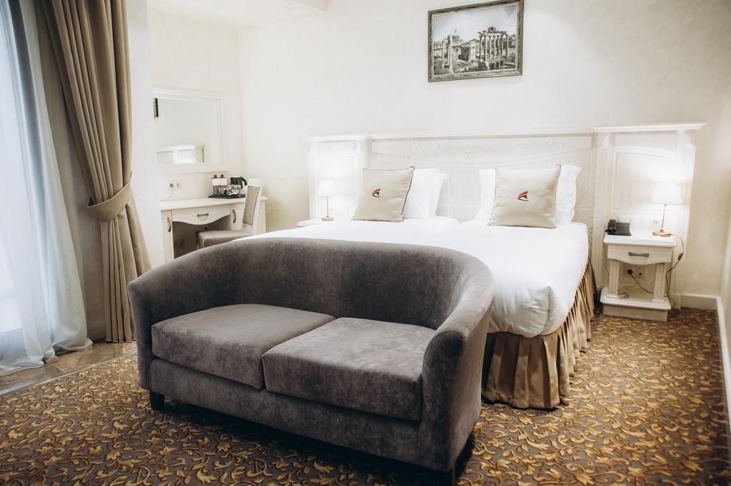 Colosseum Marina Hotel Batumi Kültér fotó