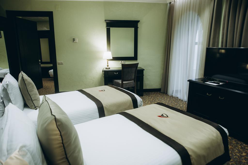 Colosseum Marina Hotel Batumi Kültér fotó