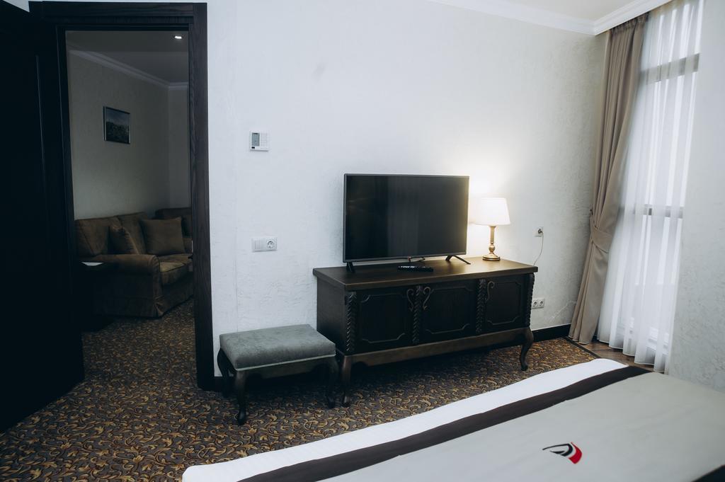 Colosseum Marina Hotel Batumi Kültér fotó